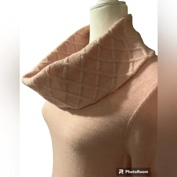 Susan Bristol 100% Merino Wool Light Pink Cowl Neck Sweater Size Medium - Picture 3 of 14